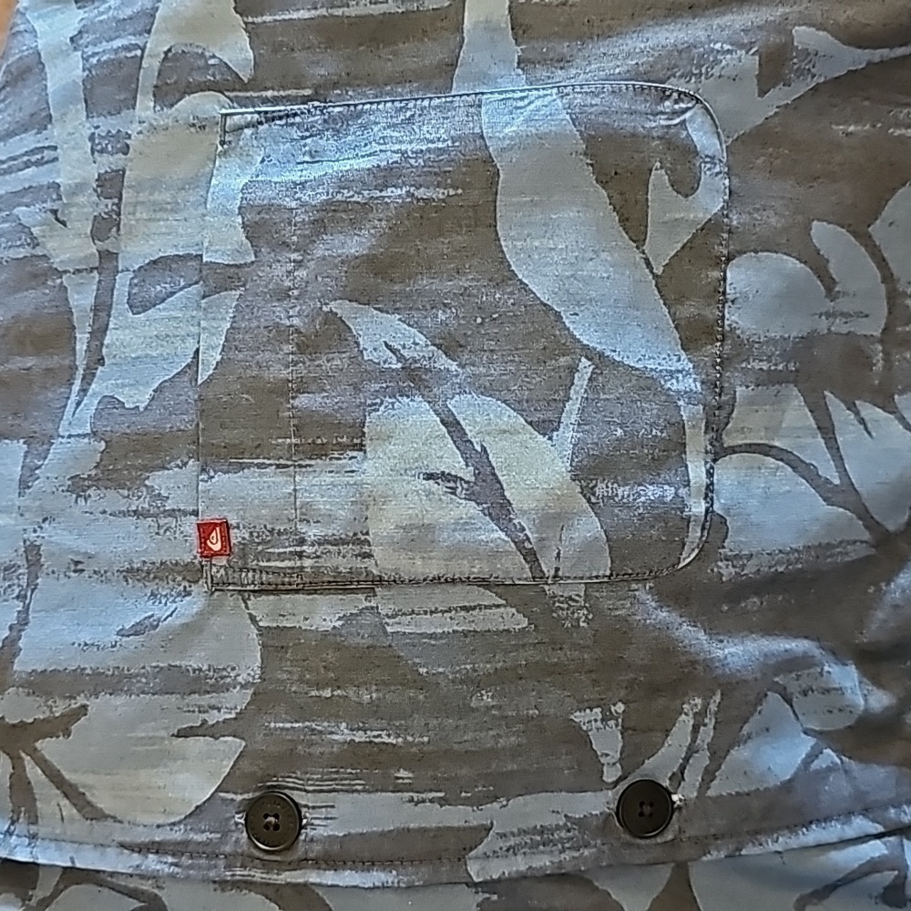 QUICKSILVER Large Blue Hawaiian Button down shirt - Picture 7 of 10